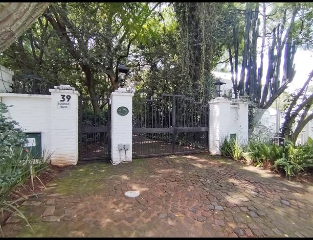 3 BEDROOM HOUSE FOR SALE IN COUNTRY LIFE PARK